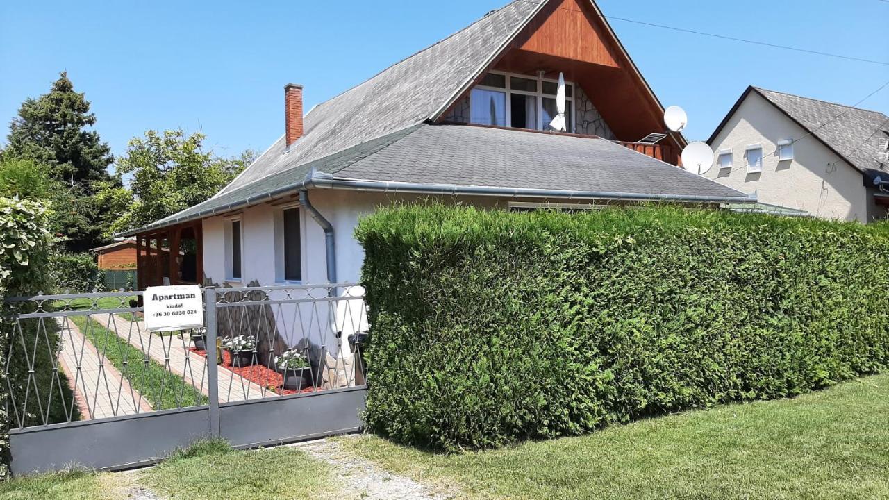 Munkácsy Apartmanok Balatonfenyves Exterior foto